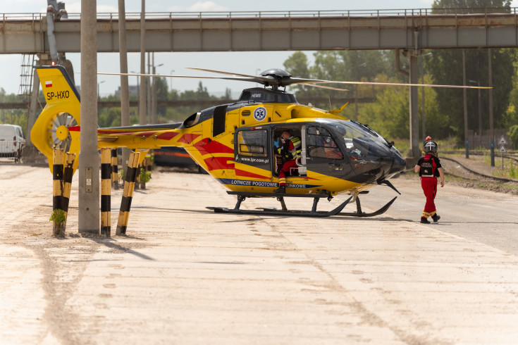 bezpieczny przejazd, kampania społeczna, przejazd kolejowo-drogowy, ratownictwo medyczne, śmigłowiec, wydarzenie plenerowe, symulacja zderzenia, lotnicze pogotowie ratunkowe, LPR, helikopter