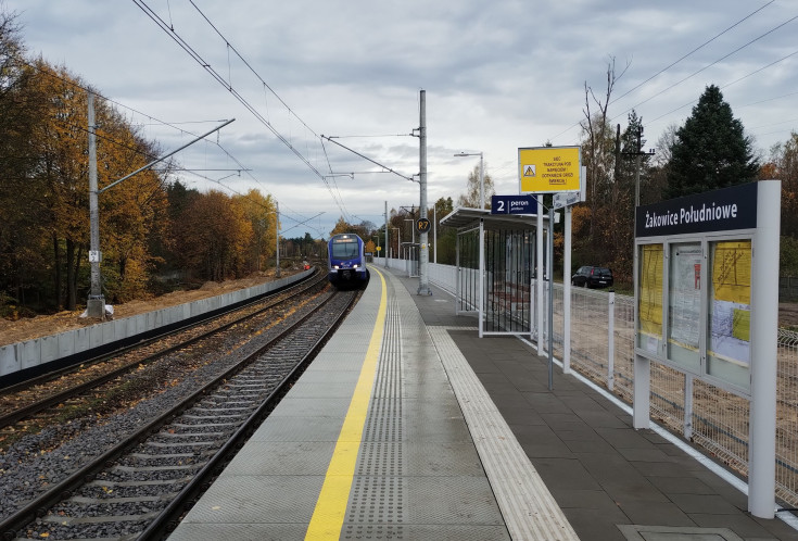 nowa infrastruktura, nowy peron, Żakowice Południowe, pociąg osobowy