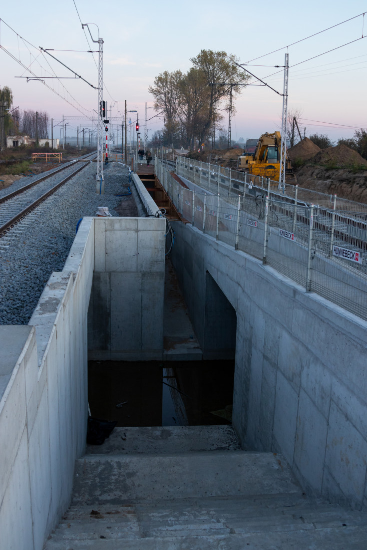 peron, stacja, POIiŚ 2014-2020, LK8, Chynów, infrastruktura pasażerska, nowa infrastruktura, zmodernizowany peron