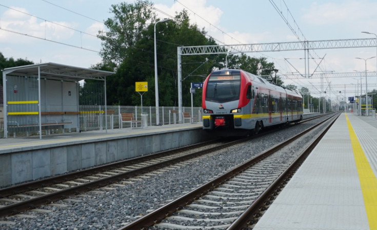 peron, ŁKA, tor, pociąg pasażerski, przystanek