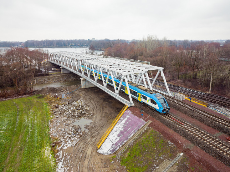 nowa infrastruktura, Czechowice-Dziedzice, pociąg pasażerski, most na Wiśle