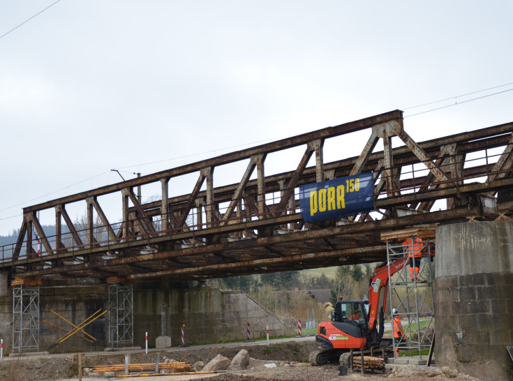 LK274, nowa sieć trakcyjna, prace, Marciszów, Sędzisław, most nad Bobrem