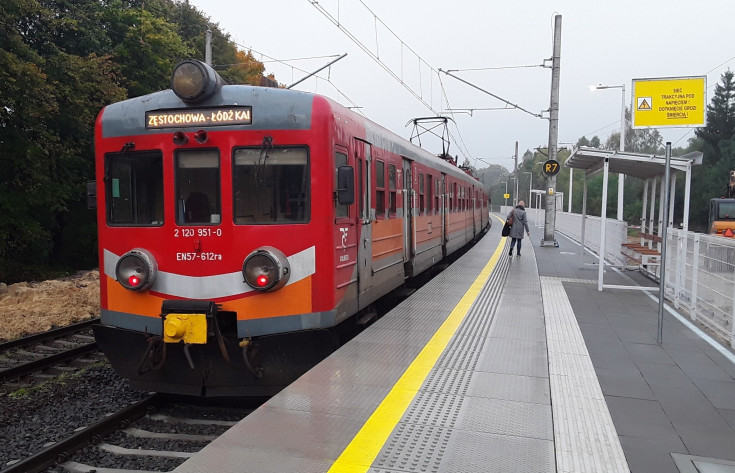 nowa infrastruktura, pociąg pasażerski, nowy peron, Żakowice Południowe