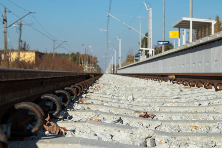 POIiŚ 2014-2020, LK8, Krężel, nowa infrastruktura pasażerska, nowy tor, przebudowany przystanek, zmodernizowany peron, nowy peron