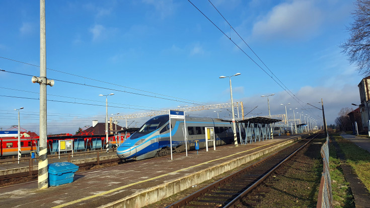 przejazd kolejowo-drogowy, stacja, Kozłów, Pendolino, LK8