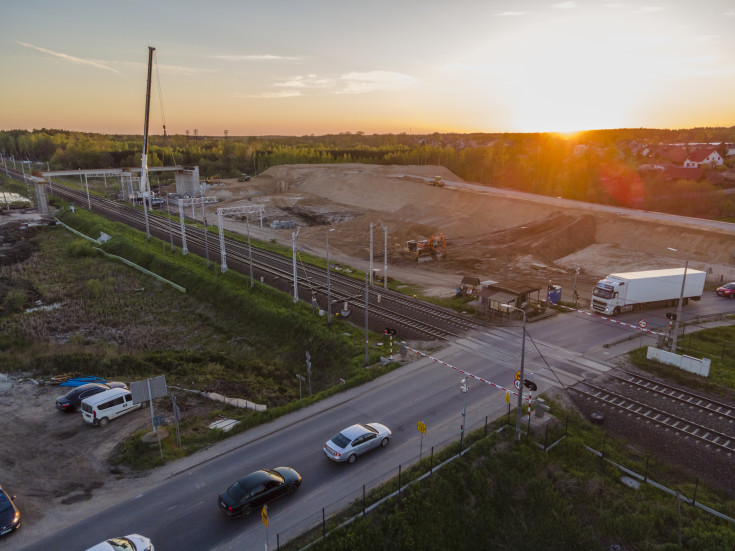 E75, Rail Baltica, CEF, budowa wiaduktu, zdjęcia nocne