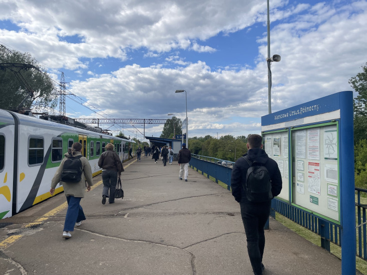 pasażer, peron, pociąg, przystanek, Warszawa Ursus Północny