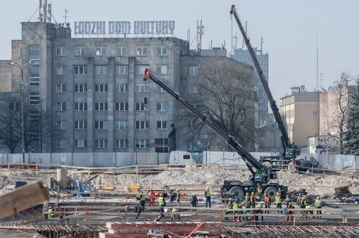 dworzec, peron, Łódź, Łódź Fabryczna, dworzec kolejowy, robotnicy, tor, prace budowlane, maszyna