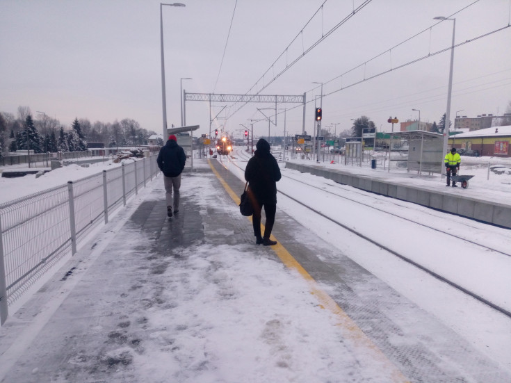 pasażer, peron, nowa infrastruktura, pociąg pasażerski, Program Przystankowy, Wolbrom Zachodni