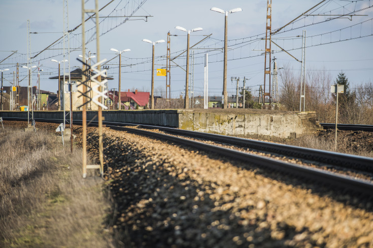 peron, CEF, Łącząc Europę, E20, tor, przed modernizacją, LK3, Mysłaków, przystanek, inwestycja