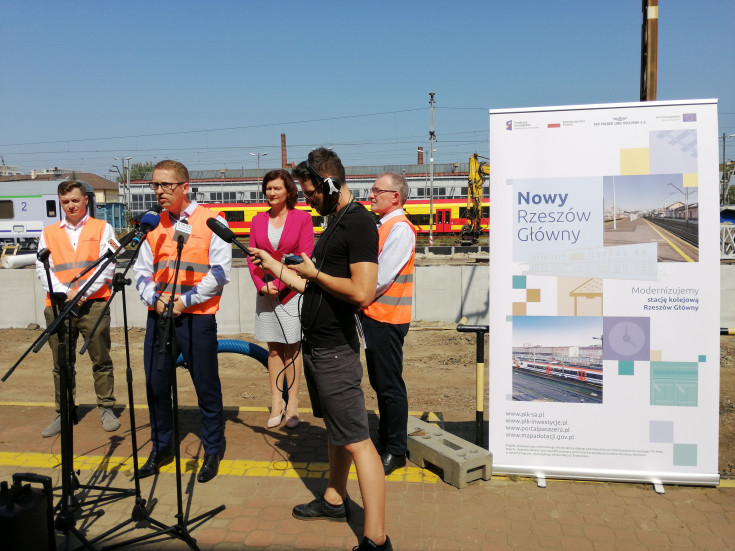 Rzeszów Główny, briefing prasowy, Siemieniec Mirosław, Leniart Ewa