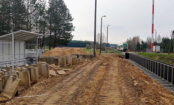 pociąg, prace budowlane, nowa infrastruktura, Gliniszcze