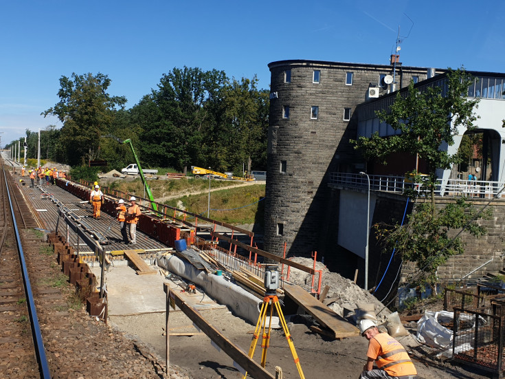 modernizacja, E30, Kędzierzyn-Koźle, nowa sieć trakcyjna, nowa infrastruktura pasażerska, nowy tor, nowy peron