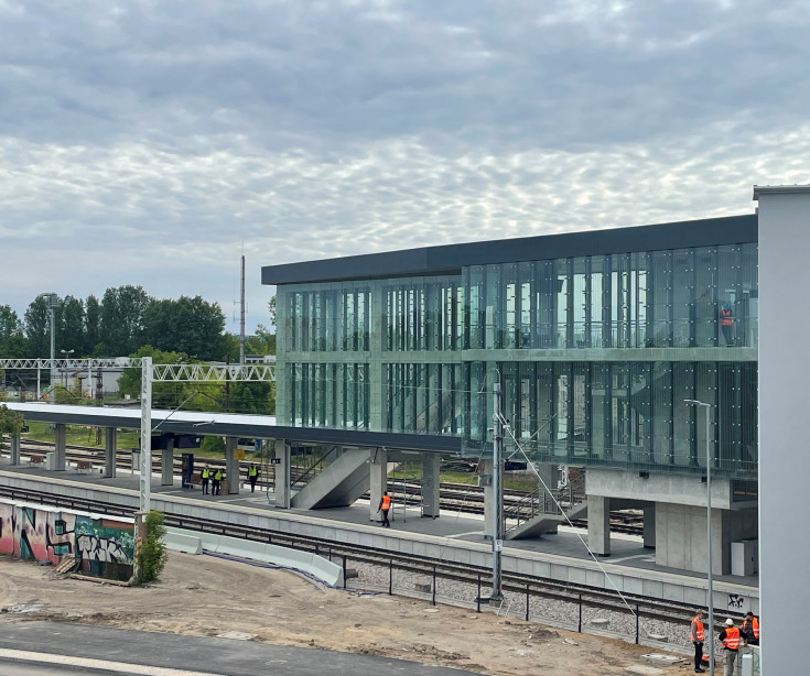 nowy przystanek, nowa infrastruktura, Radom Wschodni, nowy peron, szklana galeria