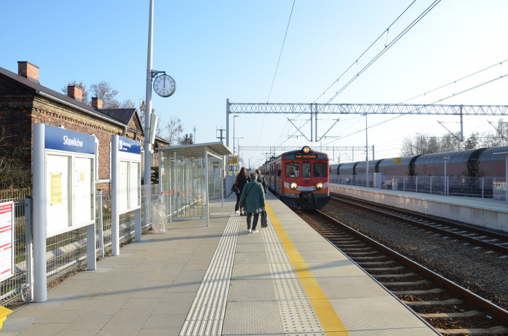 stacja, nowa sieć trakcyjna, Sławków, nowa infrastruktura pasażerska, nowy tor, pociąg pasażerski