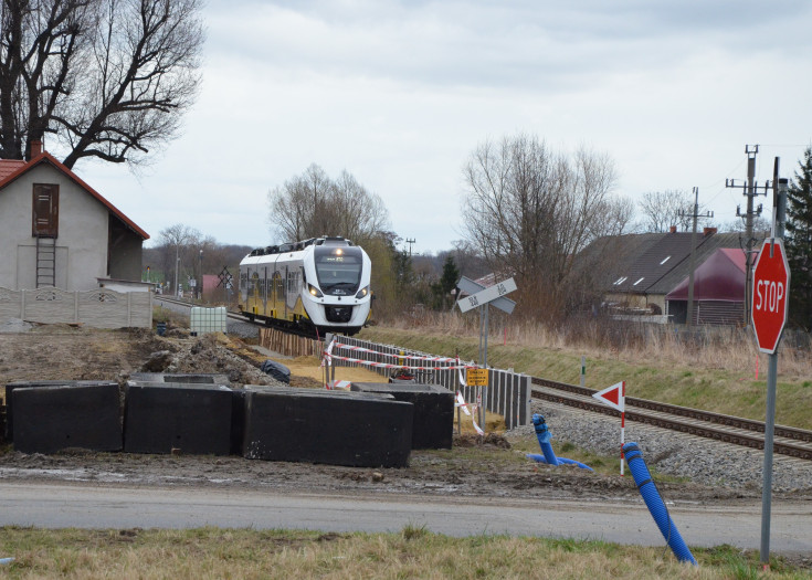 nowy przystanek, prace budowlane, nowa infrastruktura, pociąg pasażerski, Strzelce Świdnickie