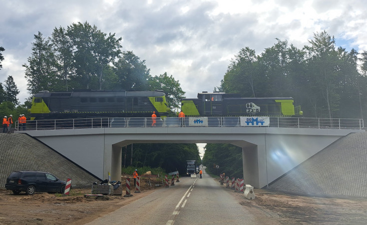 lokomotywa testowa, Kartuzy, nowa infrastruktura, nowy wiadukt kolejowy