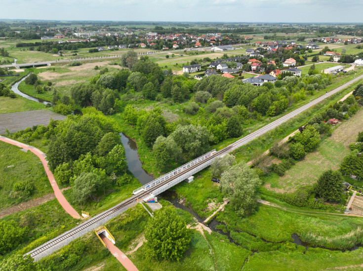 most kolejowy, widok z lotu ptaka, LK27, rzeka Płonka