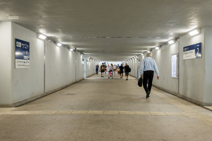 pasażer, przejście podziemne, stacja, Bytom