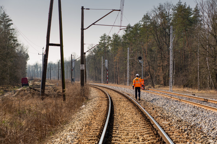 modernizacja, robotnicy, prace budowlane, Toszek Północ, Rudziniec Gliwicki, Stare Koźle, prace remontowe, LK681