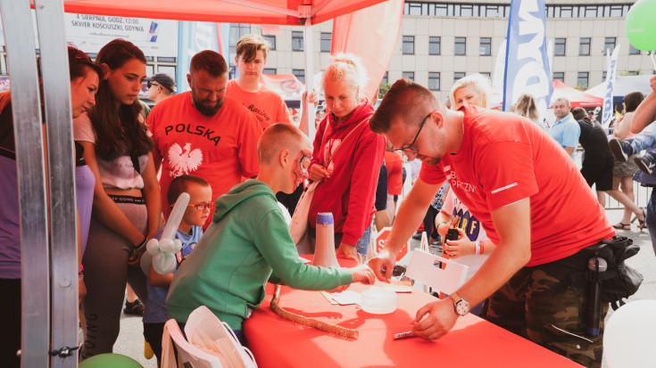 bezpieczny przejazd, kampania społeczna, szlaban na ryzyko, Gdynia, edukacja, edukacja dzieci, wydarzenie plenerowe, stoisko, stoisko kampanii, Moto Safety Day, edukacja dorosłych