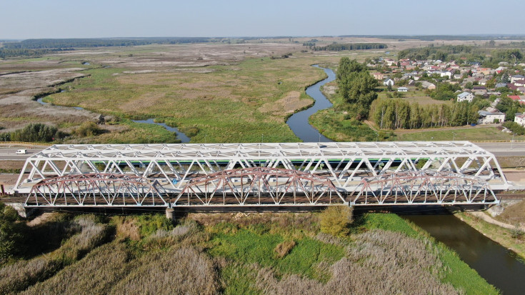 E75, Rail Baltica, nowa infrastruktura, most nad Narwią, Uchowo