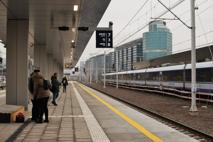 pasażer, Warszawa Zachodnia, linia średnicowa, warszawska linia średnicowa, budowa peronu, Budimex, WWK