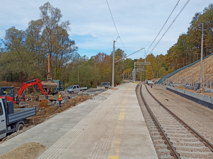 peron, tor, prace budowlane, nowa infrastruktura pasażerska, LK117, Barwałd Średni