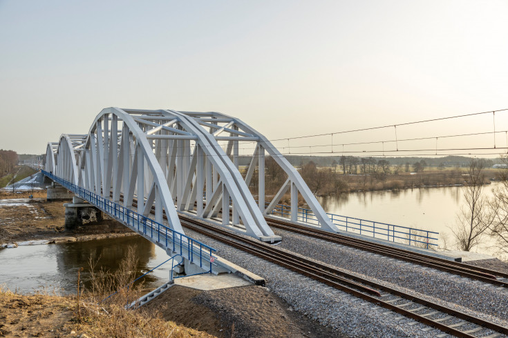 LK8, tor, most nad Pilicą, nowa infrastruktura pasażerska, nowa infrastruktura