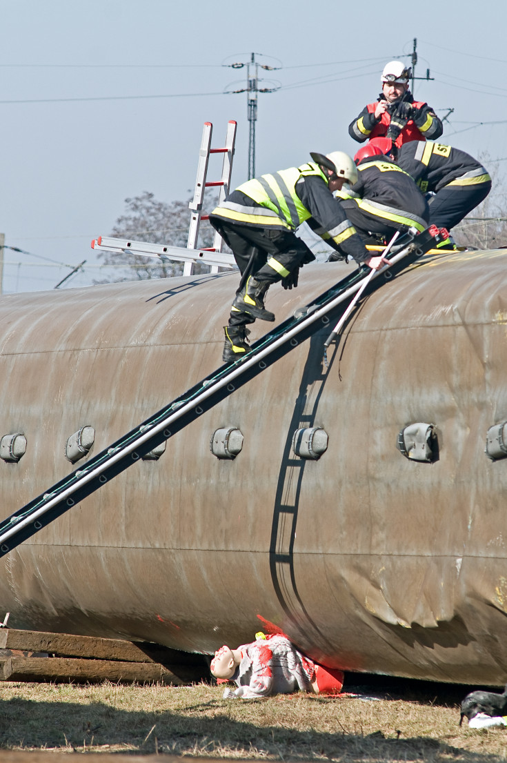 bezpieczeństwo, Legnica, PKP Intercity, straż pożarna, ratownictwo techniczne, awaria, ratownictwo, PKP Cargo, ćwiczenia, pożar, ogień, gaszenie pożaru