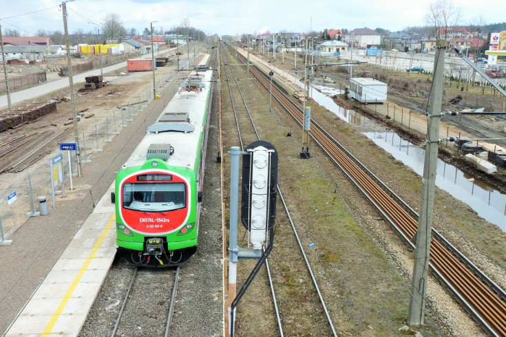 E75, Rail Baltica, stacja, Szepietowo, nowa sieć trakcyjna, nowa infrastruktura pasażerska, nowa infrastruktura, pociąg pasażerski, peron tymczasowy