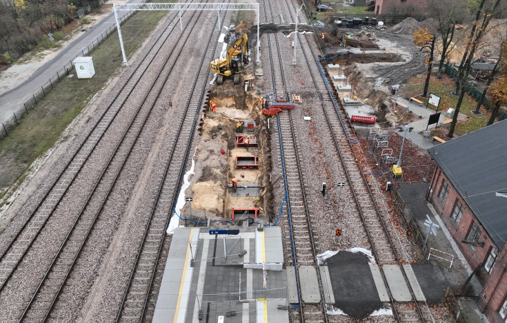 stacja, LCS, Bełchów, kładka, prace budowlane, maszyna