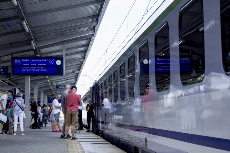 pasażer, peron, pociąg, PKP Intercity