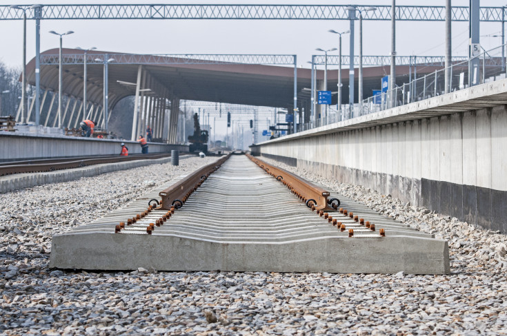 pasażer, peron, modernizacja, Łódź, pociąg, wiata, Łódź Widzew, Łódzka Kolej Aglomeracyjna, ŁKA