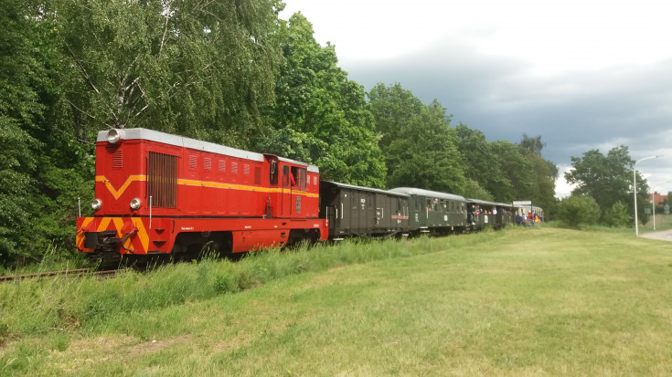 historia kolejnictwa, darowizna PLK, Fundacja Polskich Kolei Wąskotorowych w Rogowie, pociąg turystyczny