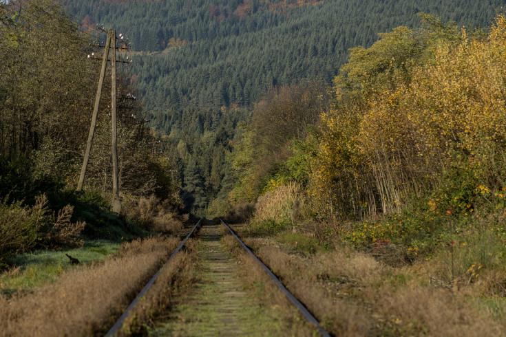 most, LK104, Kasina Wielka, infrastruktura kolejowa