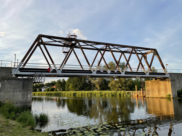 most kolejowy, prace budowlane, LK10, Kanał Żerański, Nieporęt