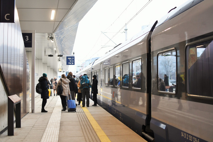 pasażer, Warszawa Zachodnia, linia średnicowa, warszawska linia średnicowa, budowa peronu, Budimex, WWK