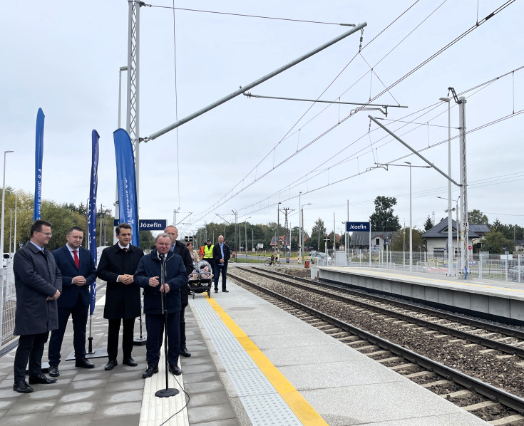 nowy przystanek, Merchel Ireneusz, briefing prasowy, Bittel Andrzej, nowa infrastruktura, Program Przystankowy, Józefin