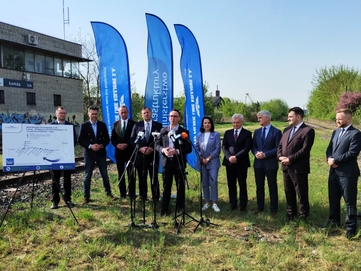 briefing prasowy, nowa infrastruktura, Kolej+, Łomża, nowy peron, Malepszak Piotr, Mochocki Marcin