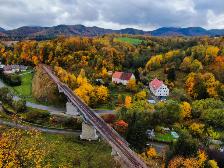 wiadukt, Dolny Śląsk, Świdnica, Jedlina Zdrój, nowa infrastruktura, nowe połączenia kolejowe, nowa linia kolejowa, widok z lotu ptaka