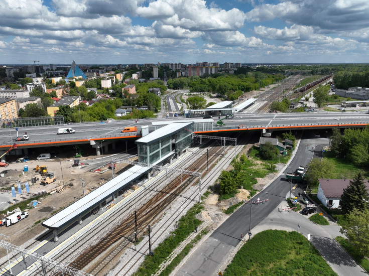 nowy przystanek, nowa winda, nowa infrastruktura, Radom Wschodni, widok z lotu ptaka, nowy peron, szklana galeria