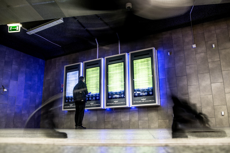 infokiosk, informacja pasażerska, Warszawa Gdańska