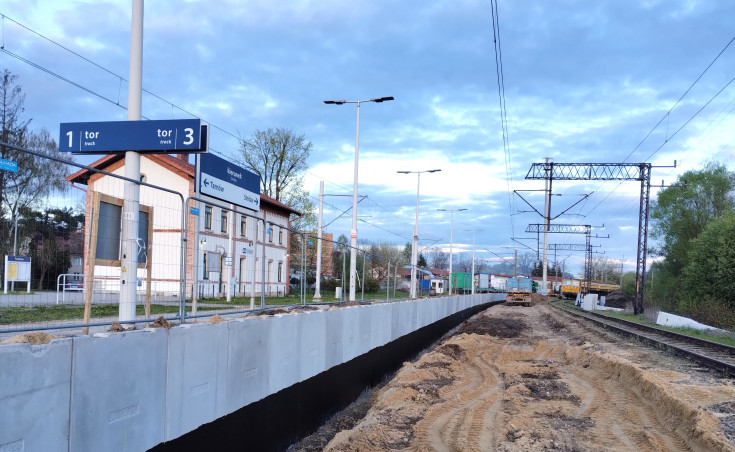 stacja, nowa infrastruktura, nowy peron, Tuchów