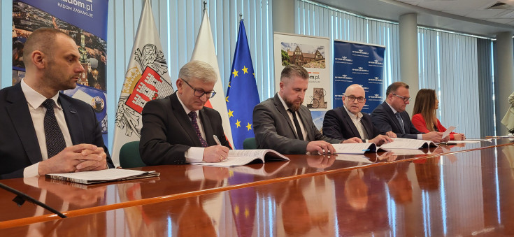 nowy przystanek, podpisanie umowy, nowa infrastruktura, Program  Przystankowy, Radom Południowy, DOMOST Sp. z o.o.