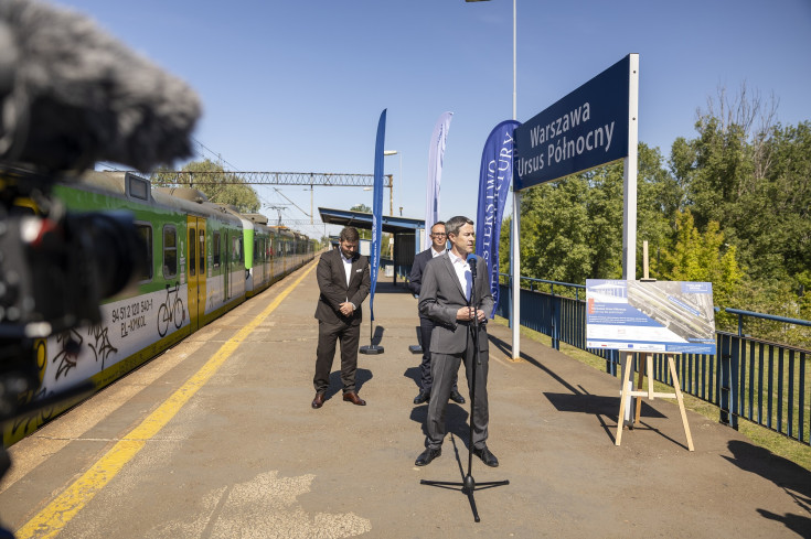 briefing prasowy, przystanek, Klimczak Dariusz, Wyborski Piotr, Warszawa Ursus Północny