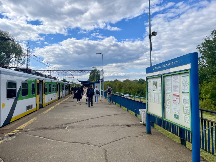 pasażer, peron, pociąg, przystanek, Warszawa Ursus Północny