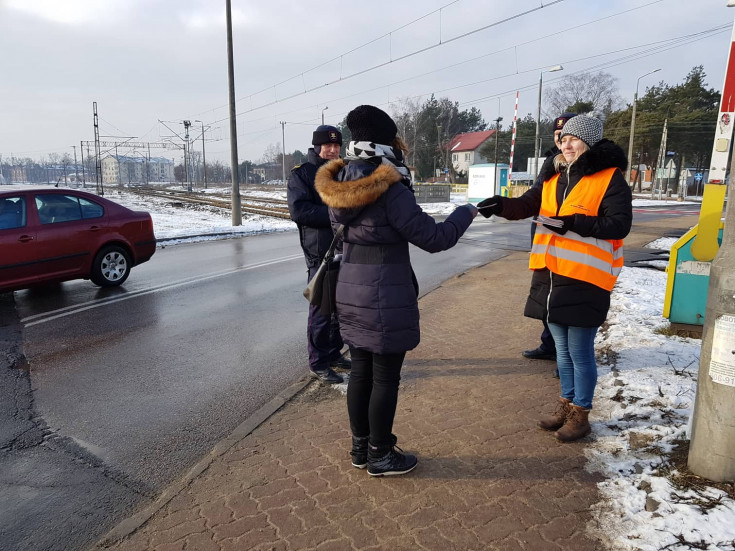 akcja ulotkowa, szlaban na ryzyko, Legionowo, żółta naklejka, ferie zimowe