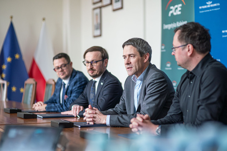 sieć trakcyjna, linia kolejowa, porozumienie, podstacja trakcyjna, Wyborski Piotr, Mochocki Marcin, PGE Energetyka Kolejowa S.A., energia