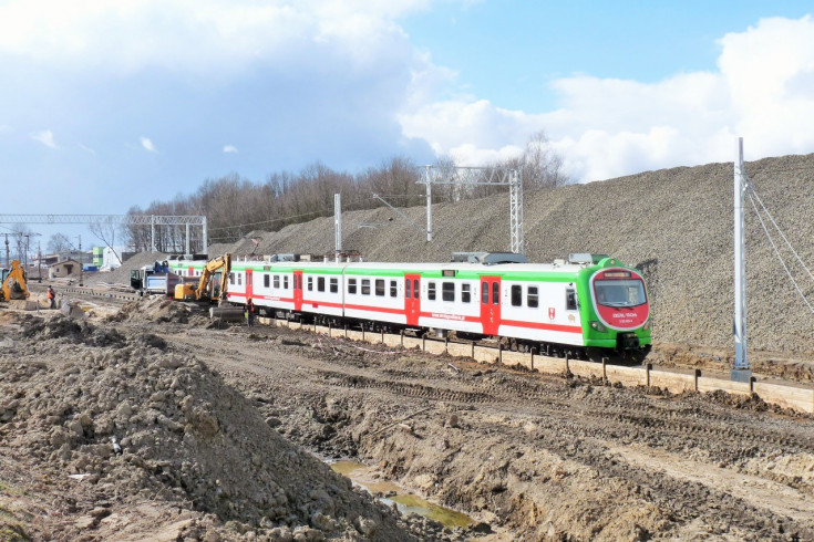 modernizacja, E75, Rail Baltica, stacja, Szepietowo, nowa sieć trakcyjna, nowa infrastruktura pasażerska, nowa infrastruktura, pociąg pasażerski